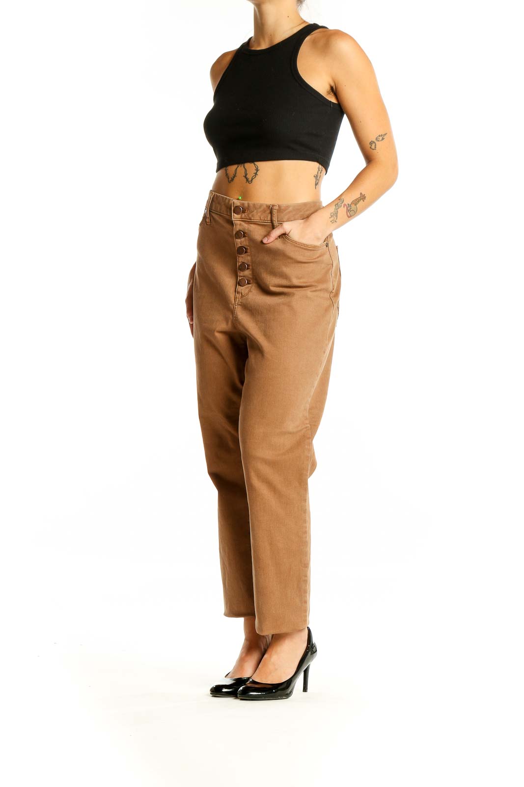 Front view of Simply Vera Vera Wang camel high-waisted button-front jeans