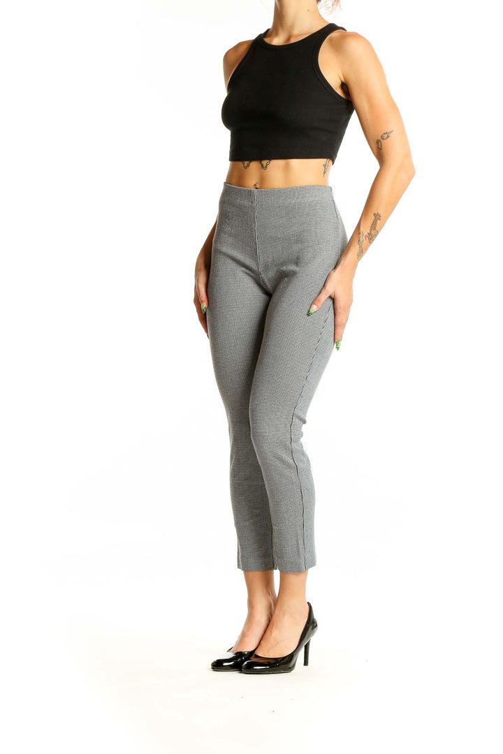 Front view of Karen Kane gray textured cropped slim pants