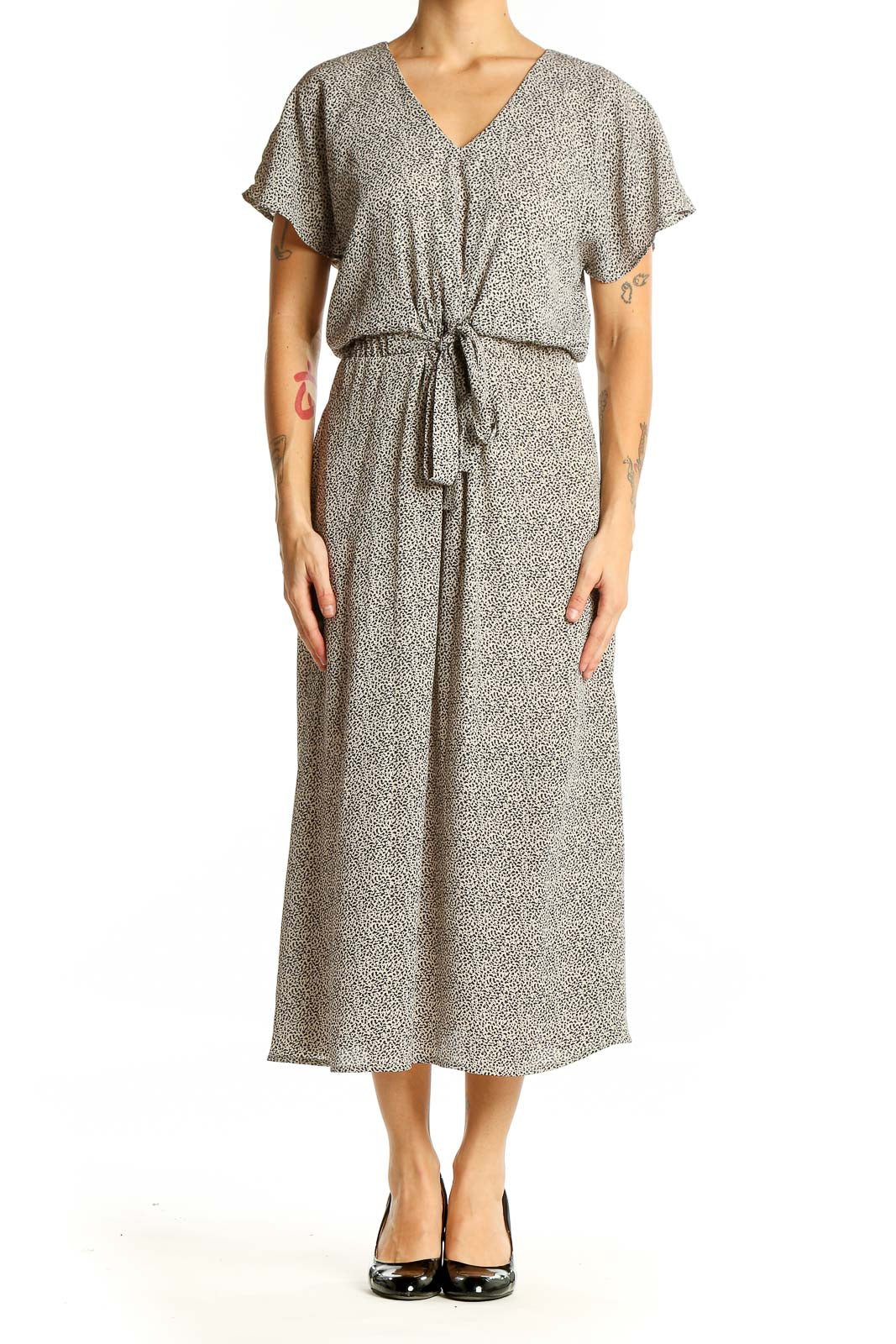 Front view of gray speckled SilkRoll midi dress with V-neck and tie-front detail