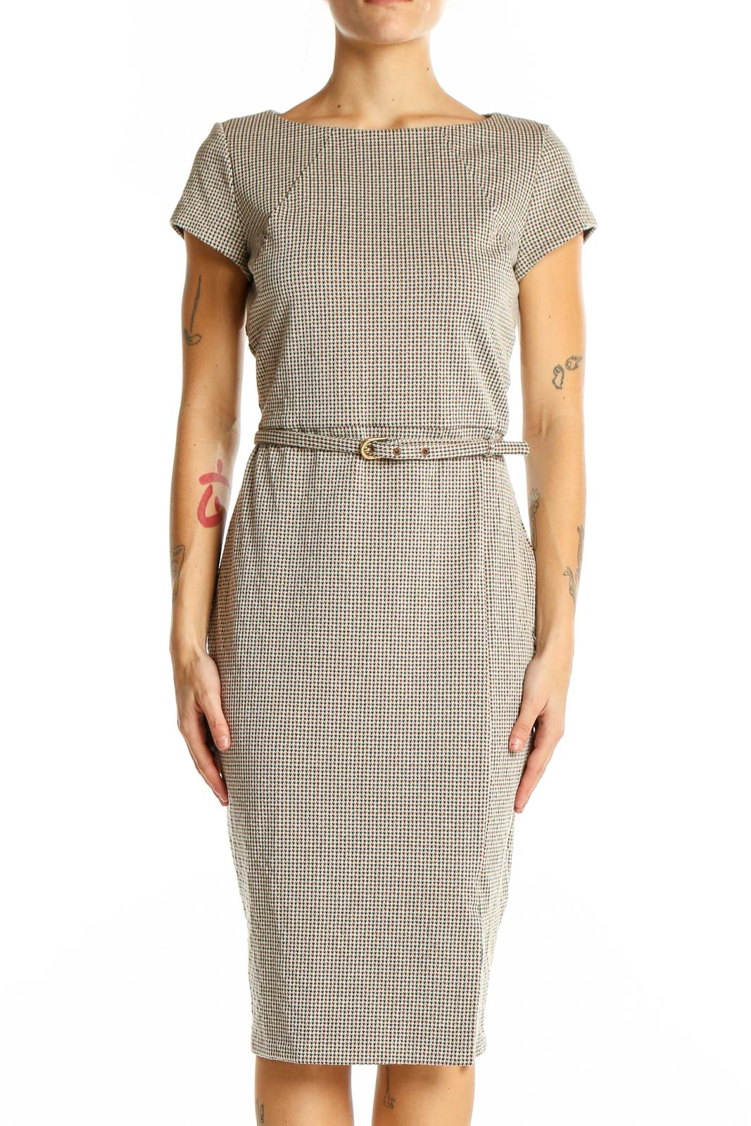 Front view of gray houndstooth belted sheath dress from Express