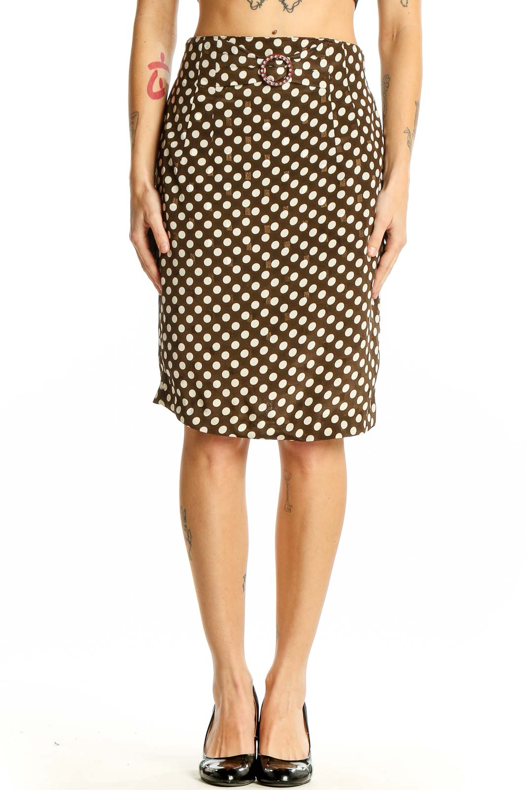 Front view of Chi Ya Ca brown polka dot pencil skirt on model