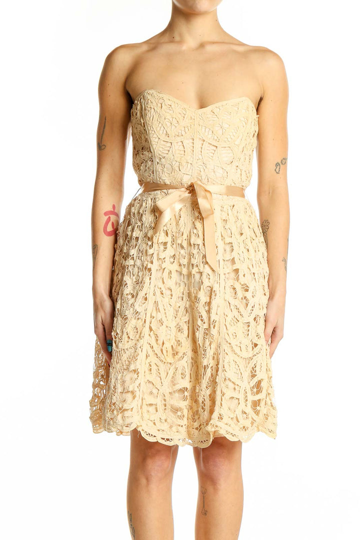 Front view of Betsey Johnson cream lace strapless cocktail dress with sweetheart neckline