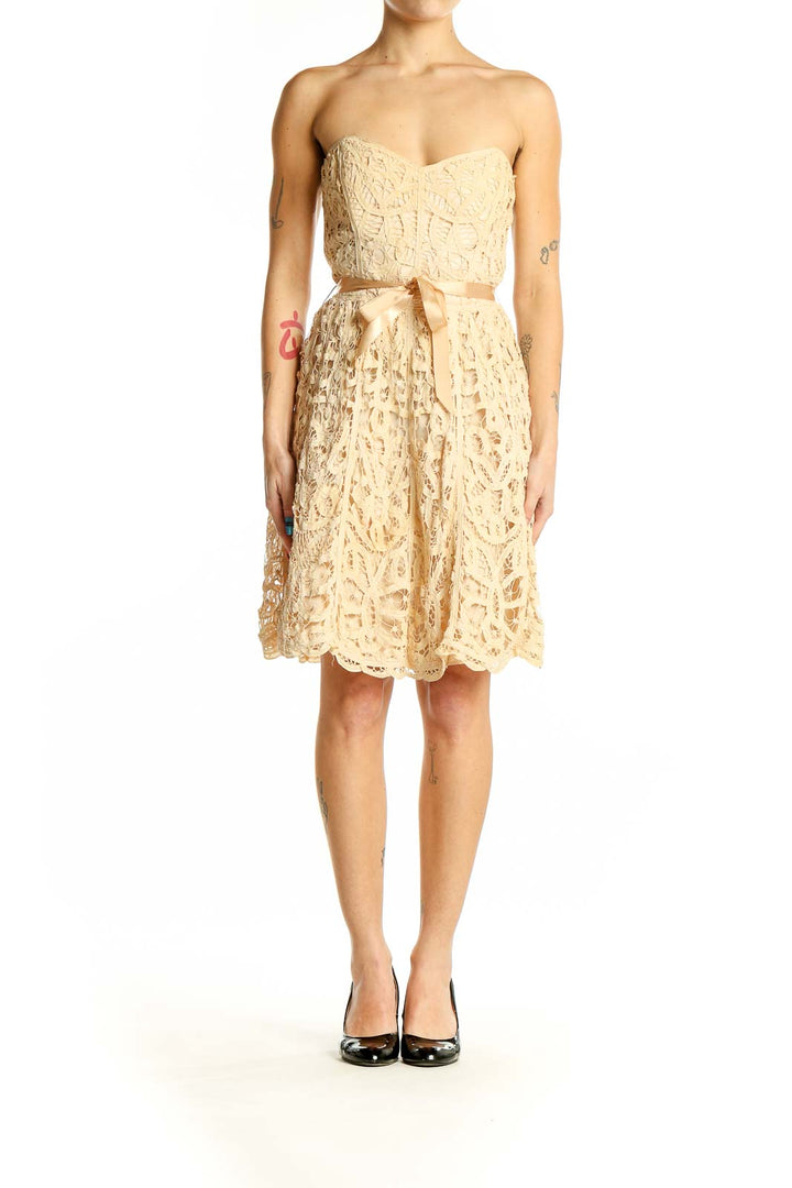 Front view of Betsey Johnson cream lace strapless cocktail dress with sweetheart neckline