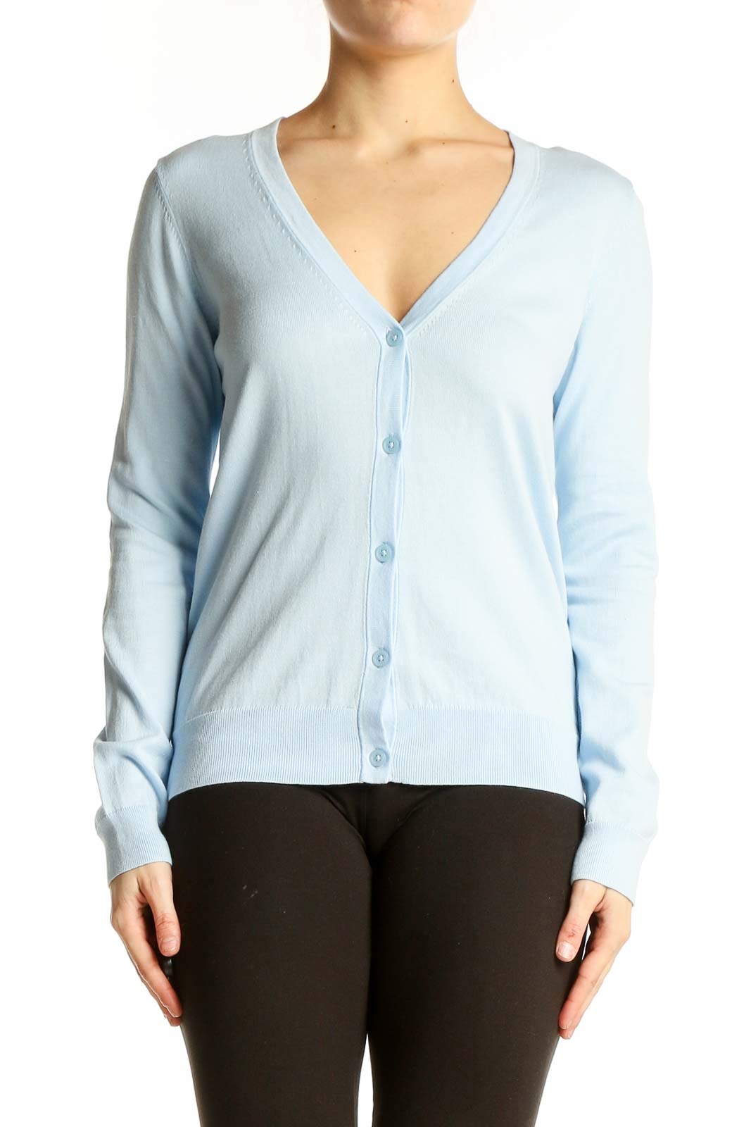 Shop Uniqlo Clothing and Tops at SilkRoll. Trade with us!