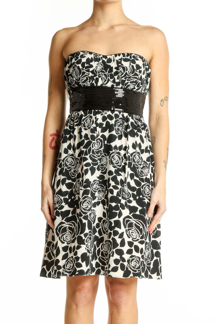 Shop White House Black Market Clothing and Dresses at SilkRoll. Trade with us!
