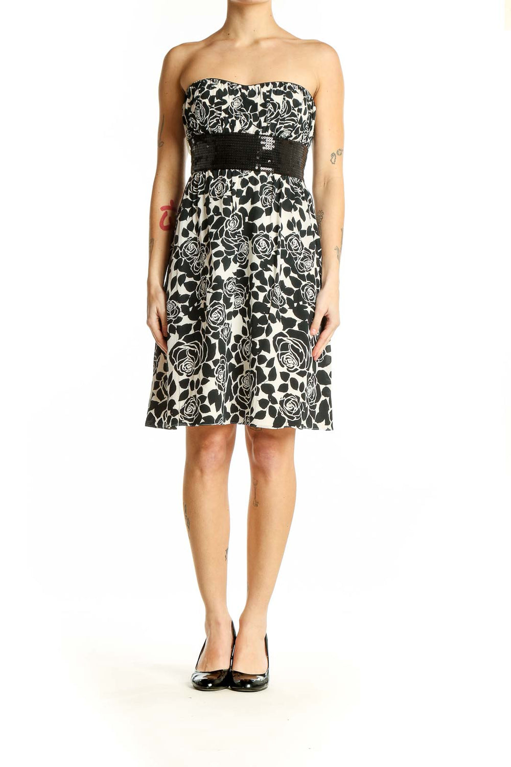 Shop White House Black Market Clothing and Dresses at SilkRoll. Trade with us! Shop White House Black Market Clothing and Dresses at SilkRoll. Trade with us!