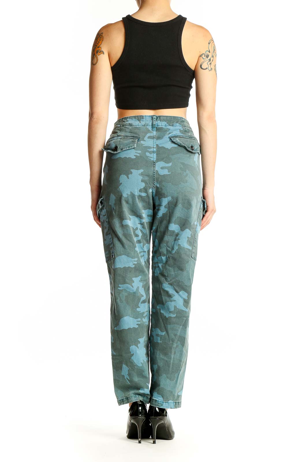Side view of woman wearing C/E Current/Elliott blue camo cargo pants