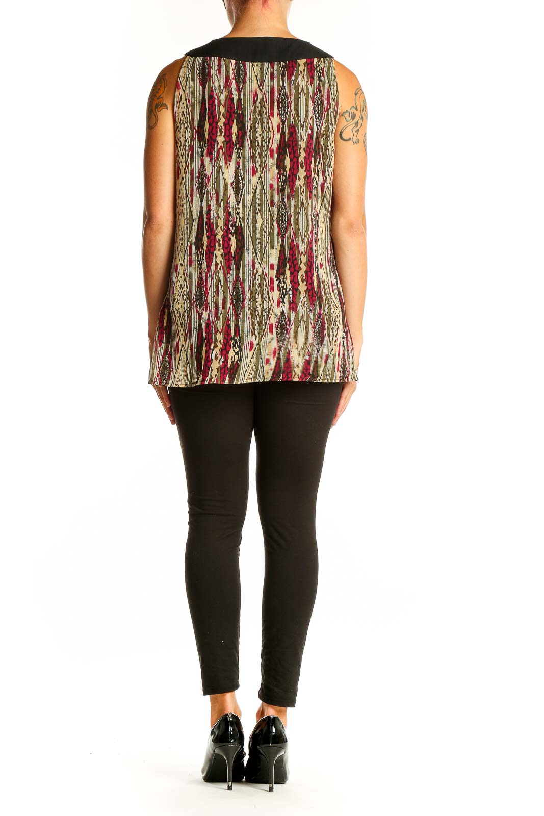 Side view of model wearing Signature by Larry Levine multicolor printed sleeveless blouse