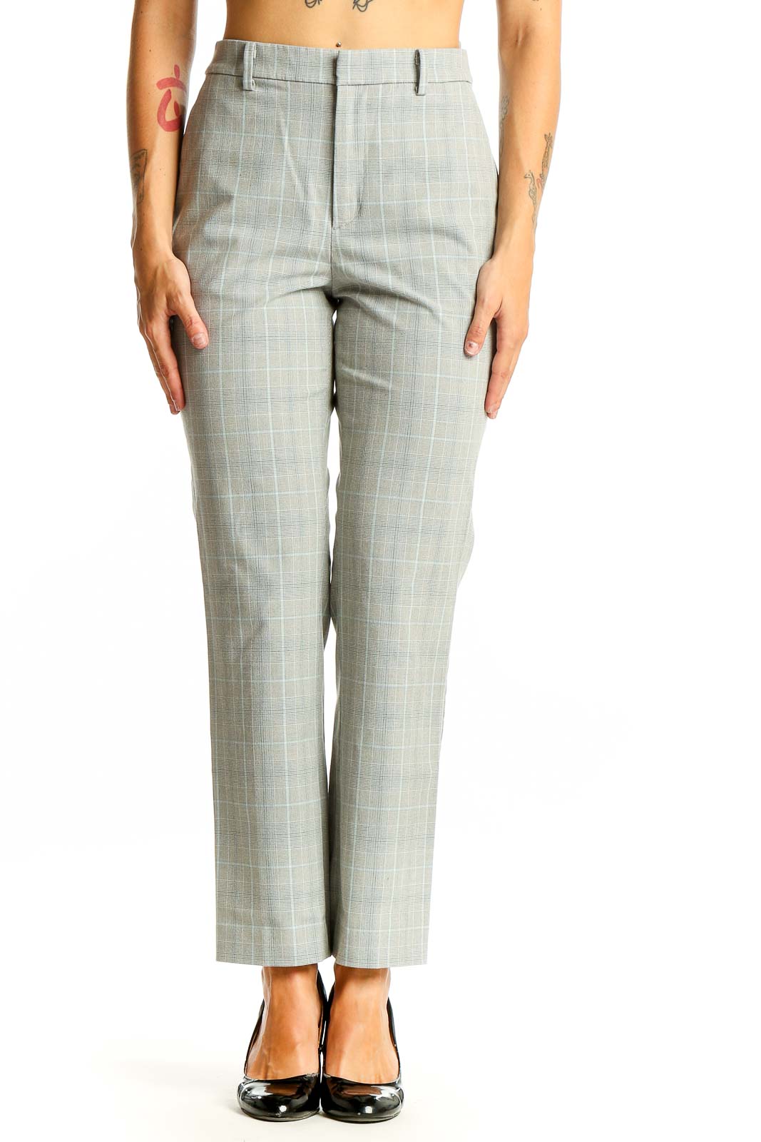 Front view of Uniqlo gray plaid suit pants on model