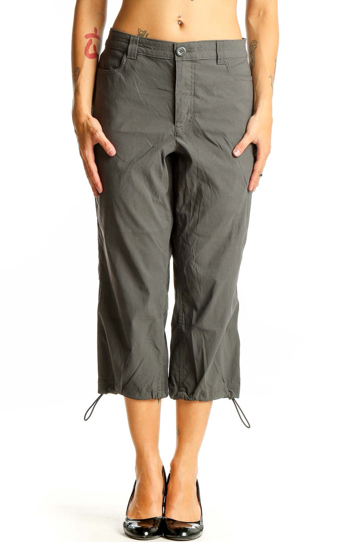 Front view of olive green Eddie Bauer capri cargo pants