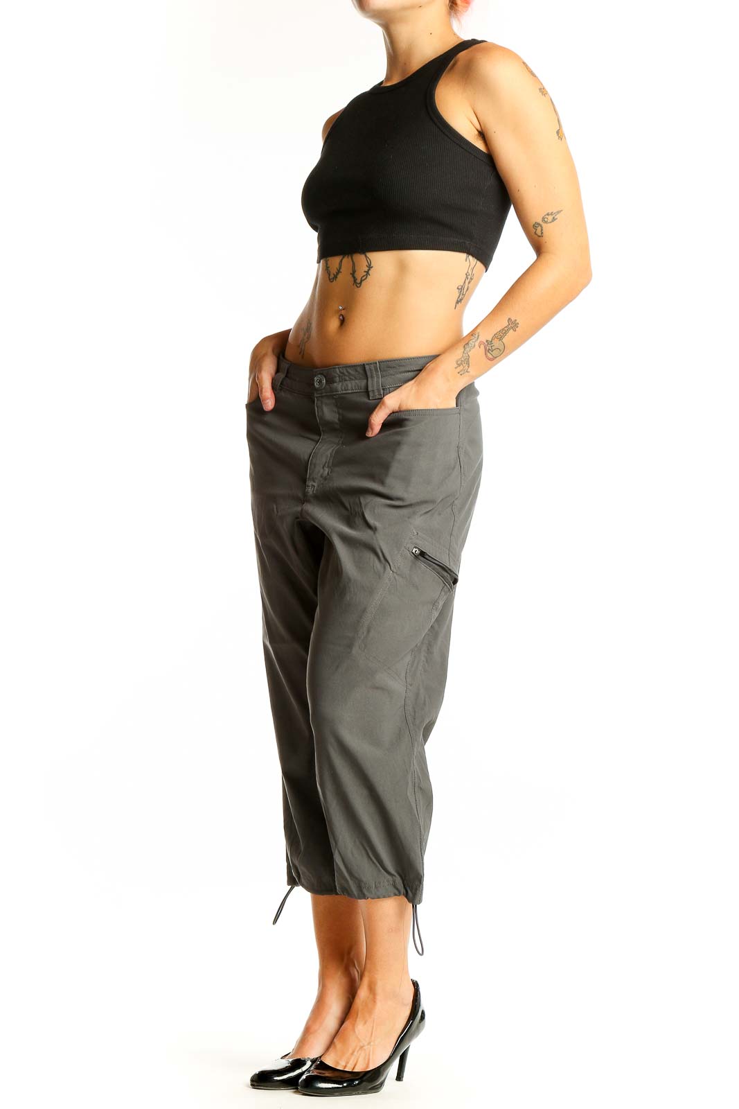 Front view of olive green Eddie Bauer capri cargo pants