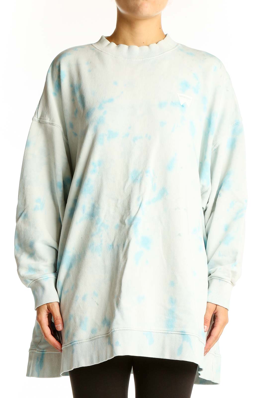 Front view of Wrangler light blue tie-dye oversized sweatshirt on model