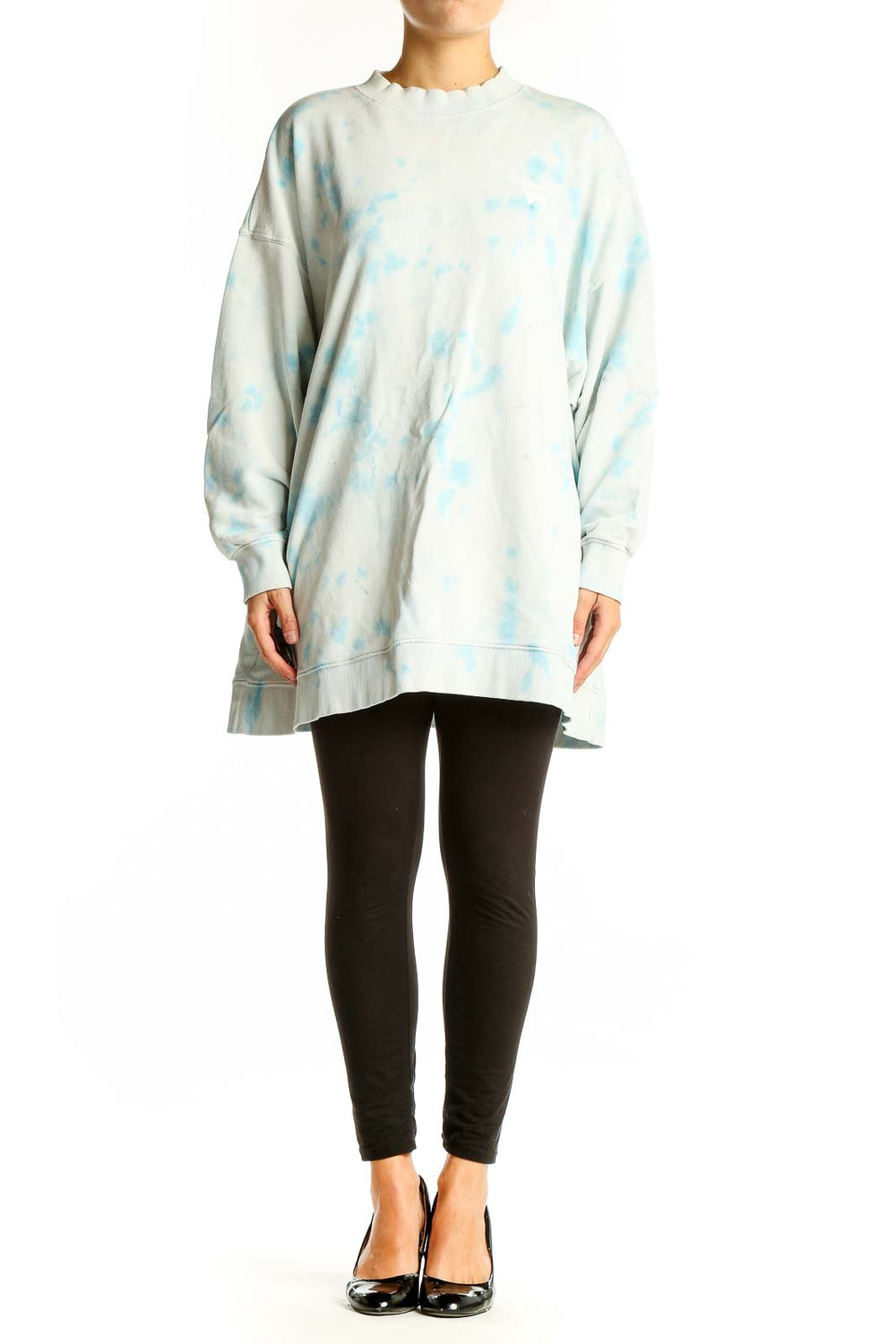 Front view of Wrangler light blue tie-dye oversized sweatshirt on model
