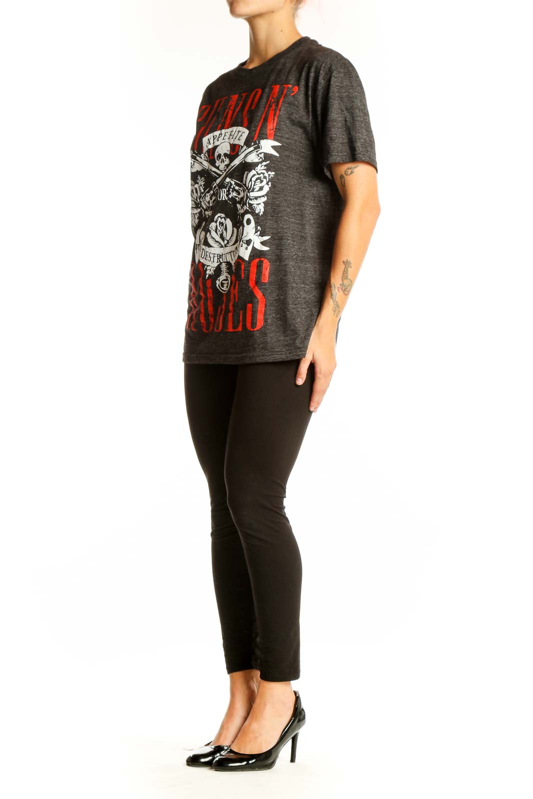 Front view of gray Guns N' Roses graphic t-shirt with skull and pistols design