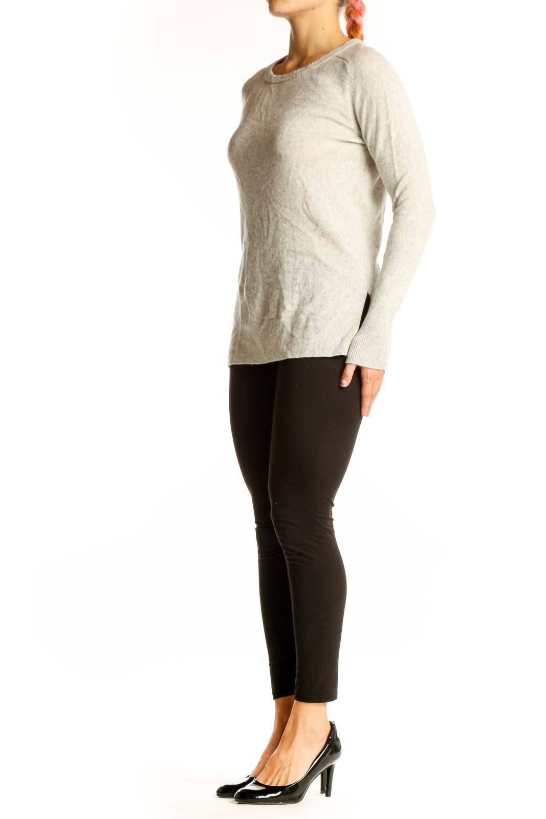 Front view of Halogen beige cashmere crewneck sweater on model