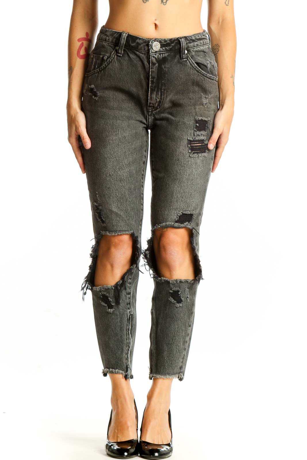 Front view of charcoal distressed high-waist jeans with knee cutouts