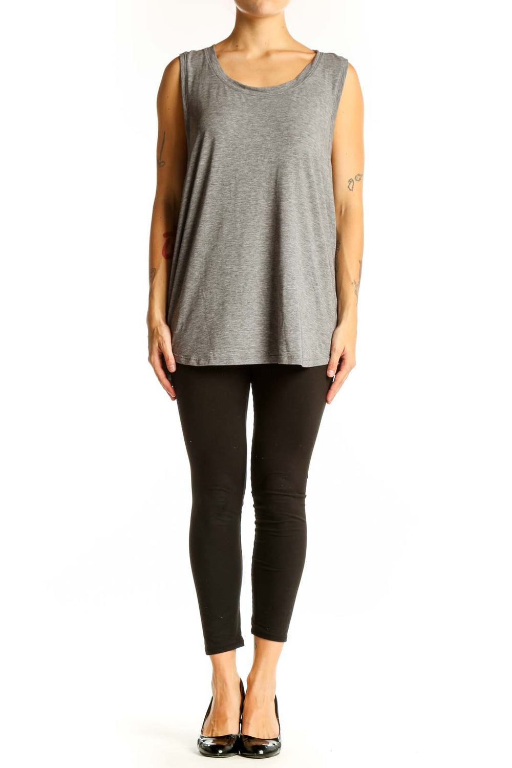 Front view of gray GapFit sleeveless athletic tank top
