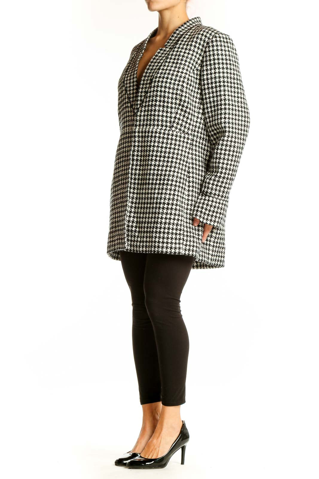 Front view of The Limited black and white houndstooth oversized jacket