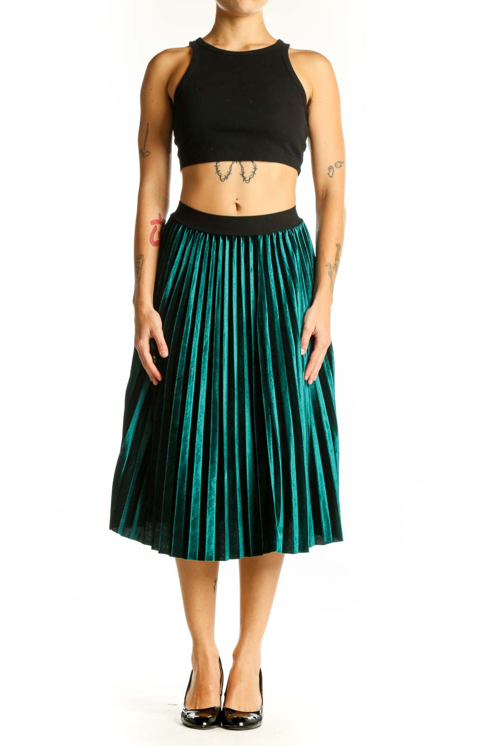 Front view of emerald green pleated velvet midi skirt