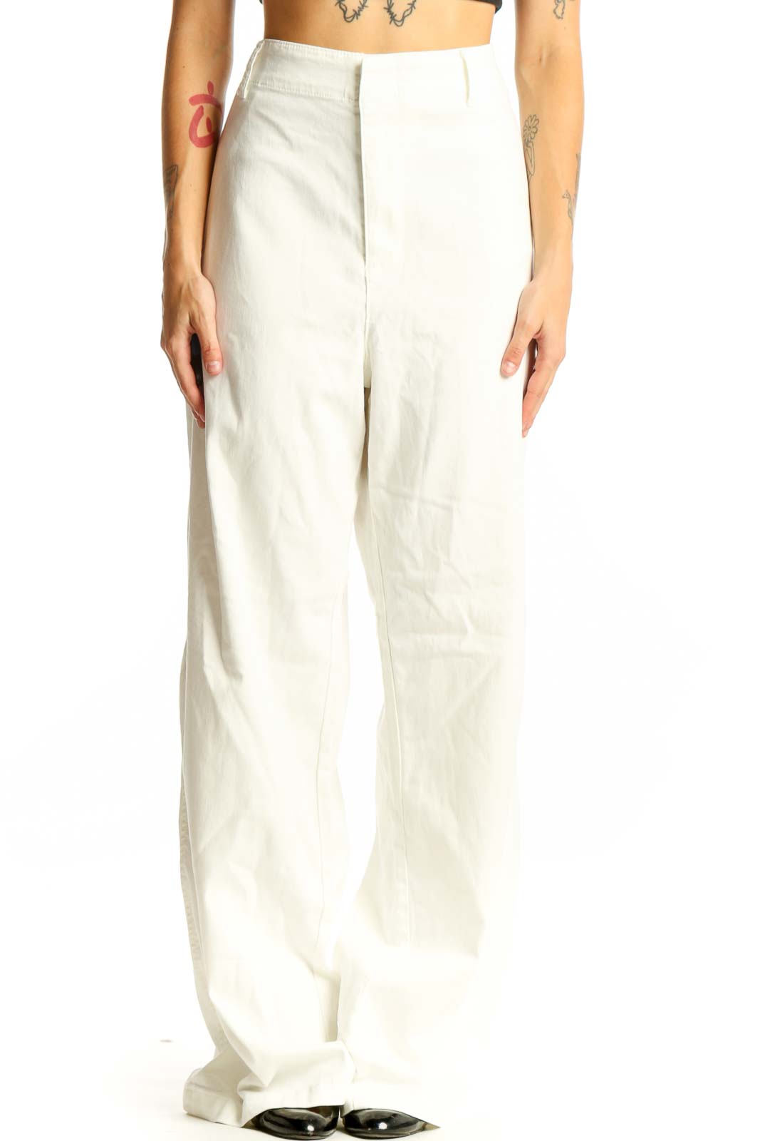 Front view of white wide-leg trousers from KUT from the Kloth