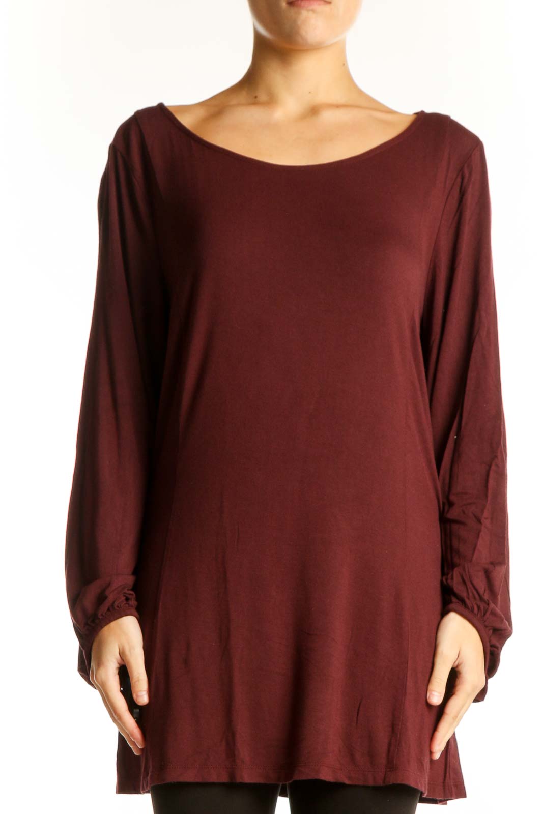 Front view of Ann Taylor burgundy long sleeve tunic top on model