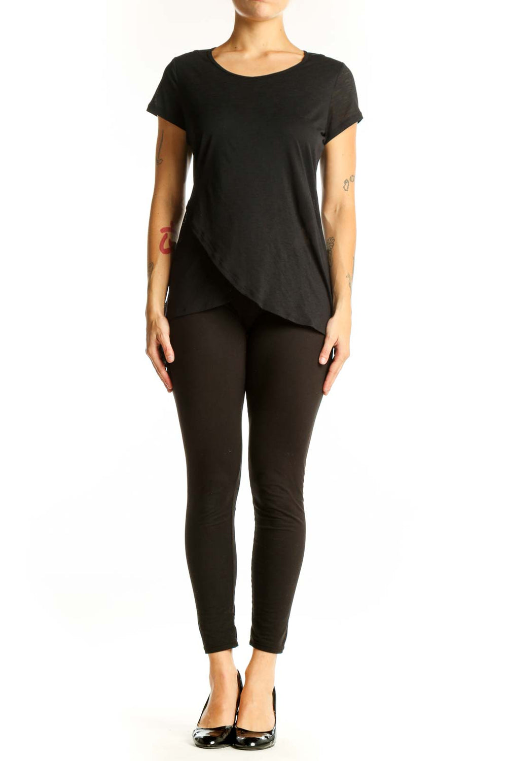 Front view of SilkRoll black asymmetrical hem t-shirt on model