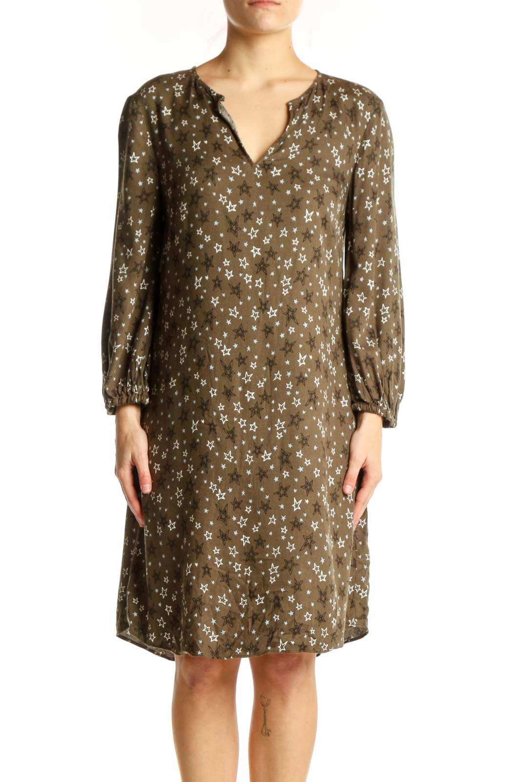 Brown floral viscose day dress with V-neckline and puffed sleeves, front view
