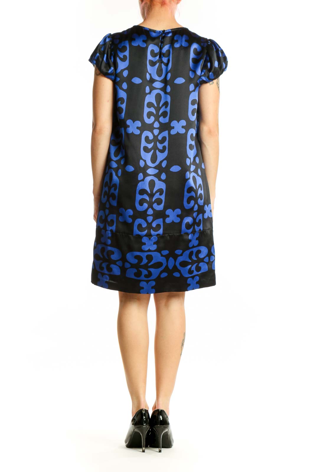 Black and blue floral print INC shift dress with cap sleeves, back view