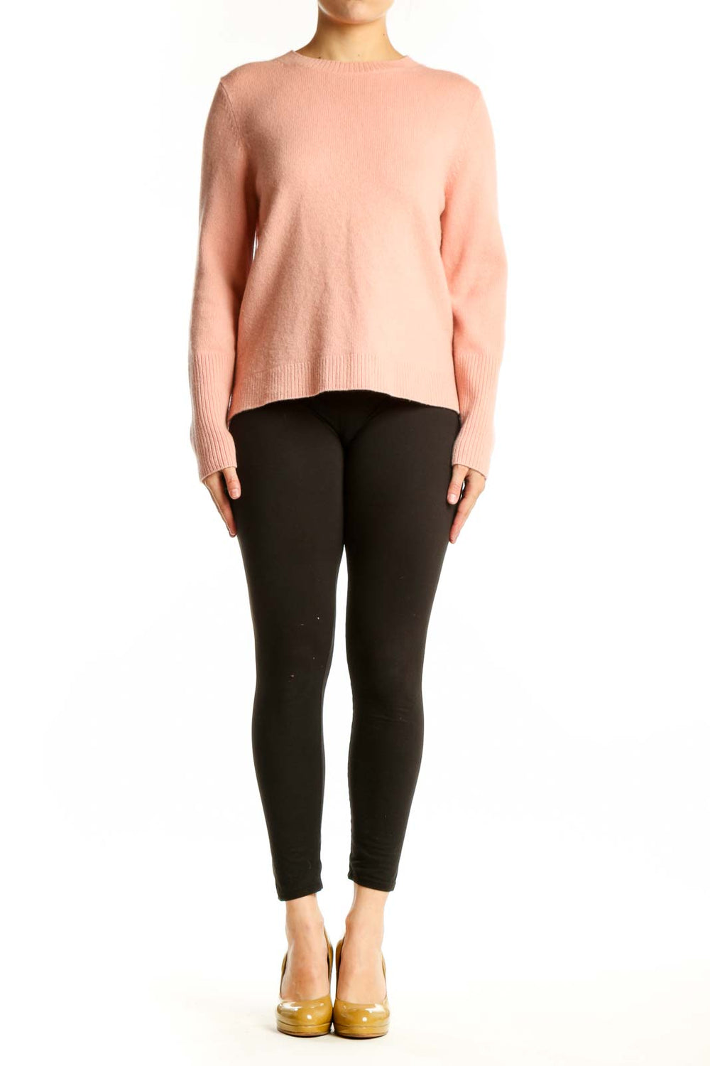 Pink cashmere crew neck pullover sweater by Chinti & Parker, front view on model