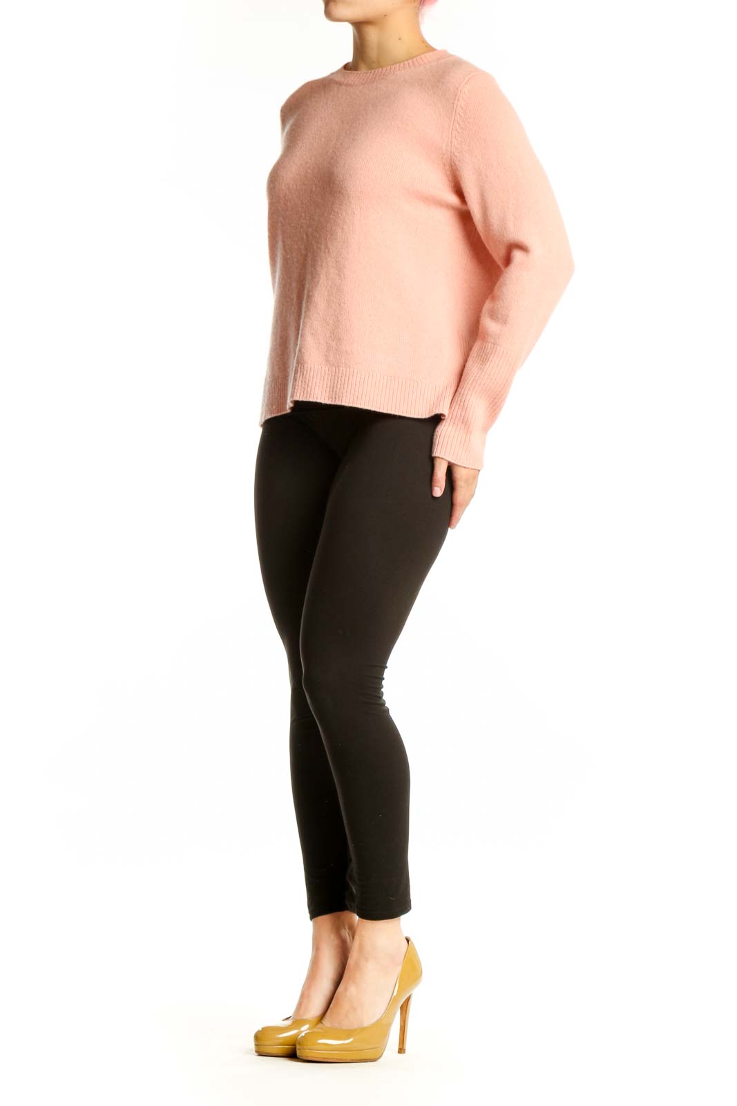 Pink cashmere crew neck pullover sweater by Chinti & Parker, front view on model