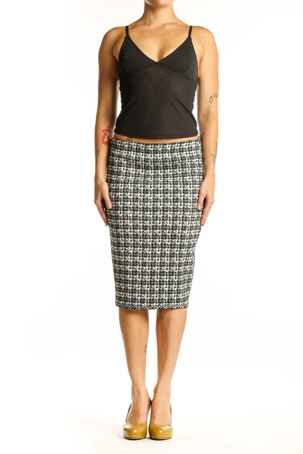 Black and white houndstooth tweed pencil skirt front view, size M by Max Studio