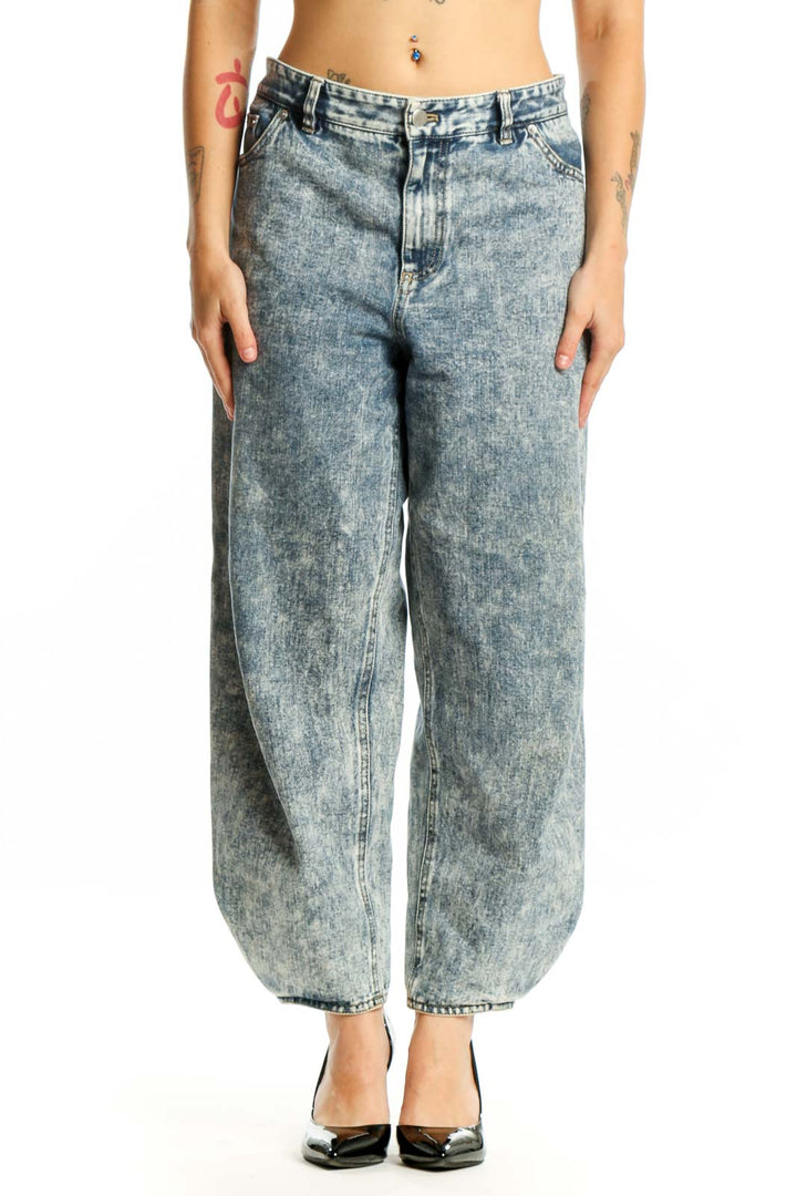Front view of blue acid wash cropped denim jeans with high-waisted fit and relaxed silhouette