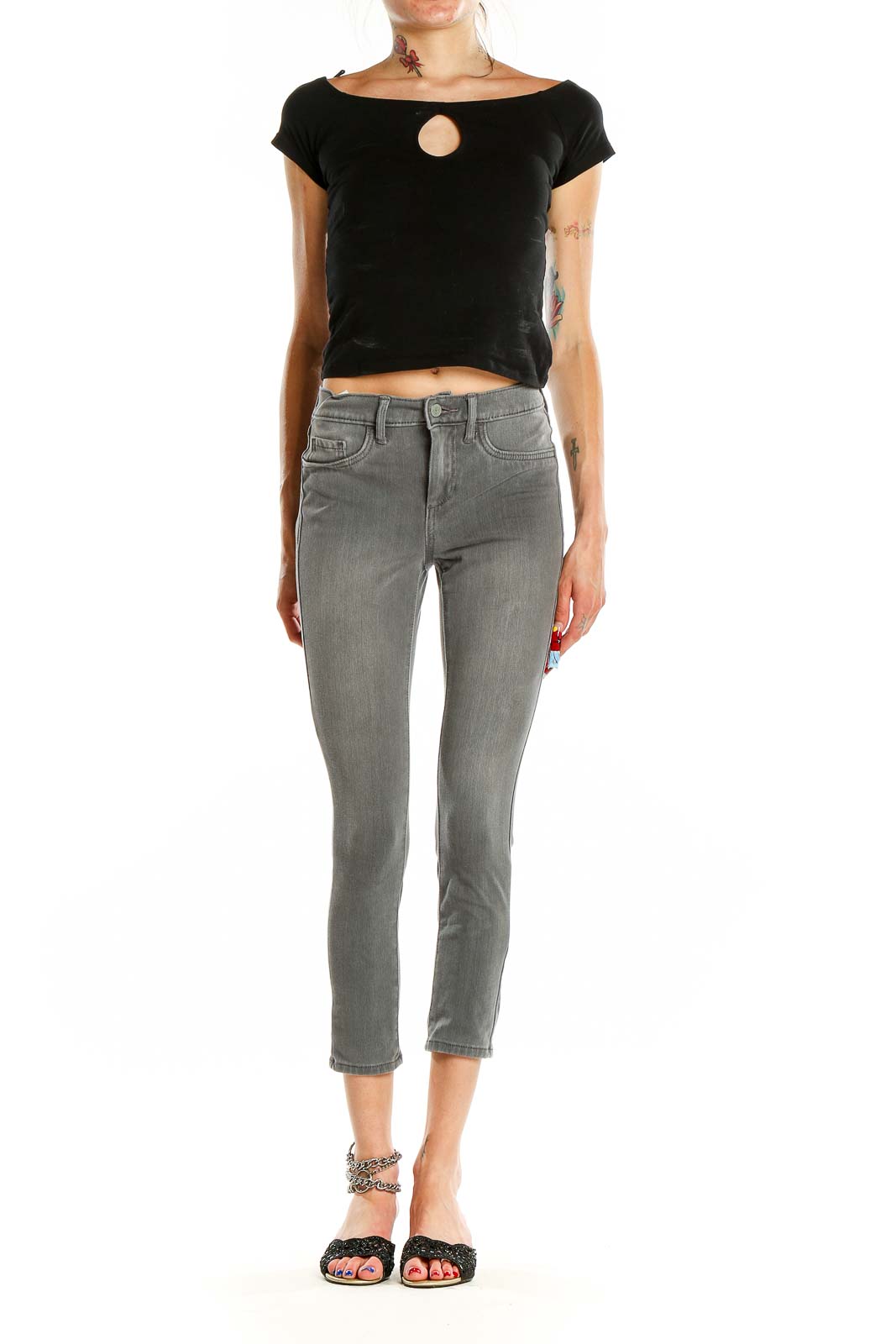 Front view of Banana Republic gray cropped skinny jeans on model