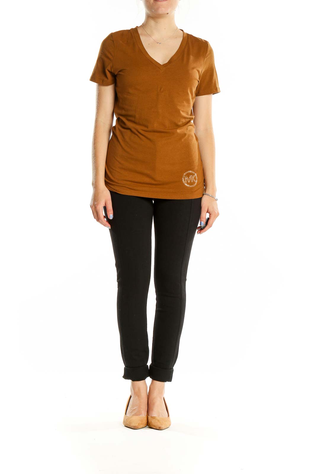 Front view of MICHAEL Michael Kors camel V-neck short sleeve t-shirt on model