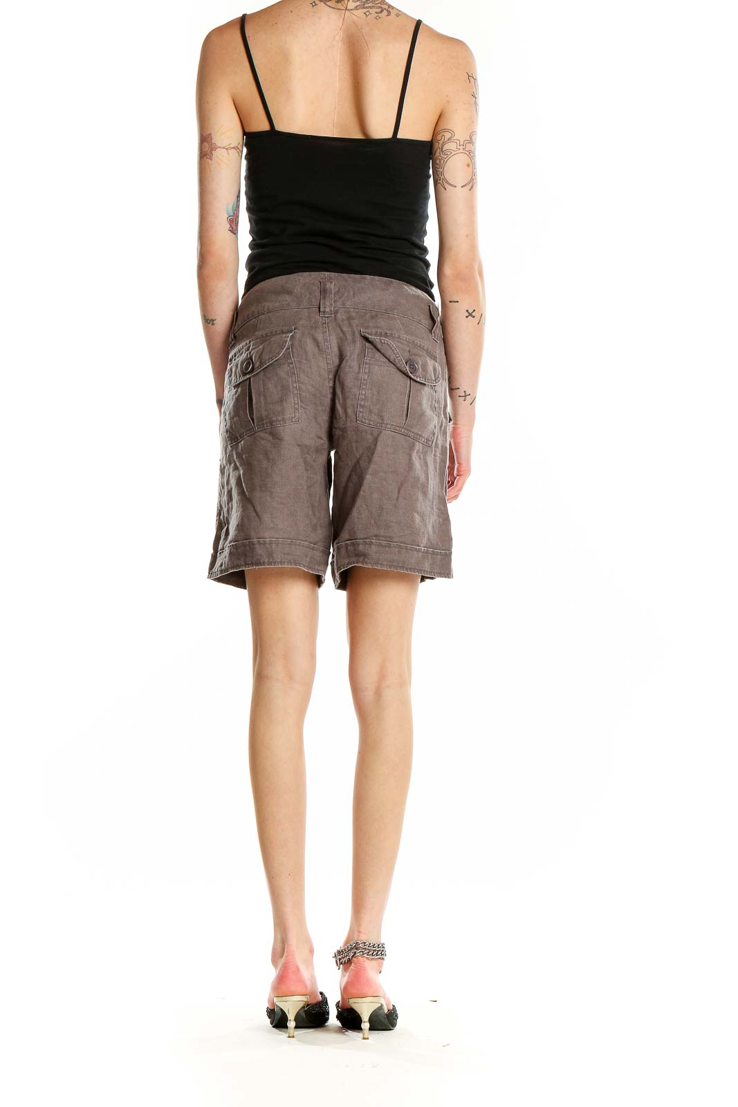 Back view of Sanctuary taupe linen shorts showing rear pockets